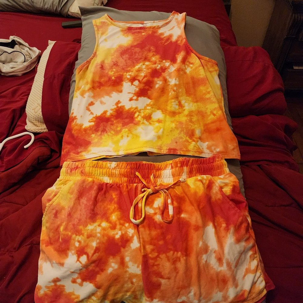 Women's Sleeveless Top With Shorts